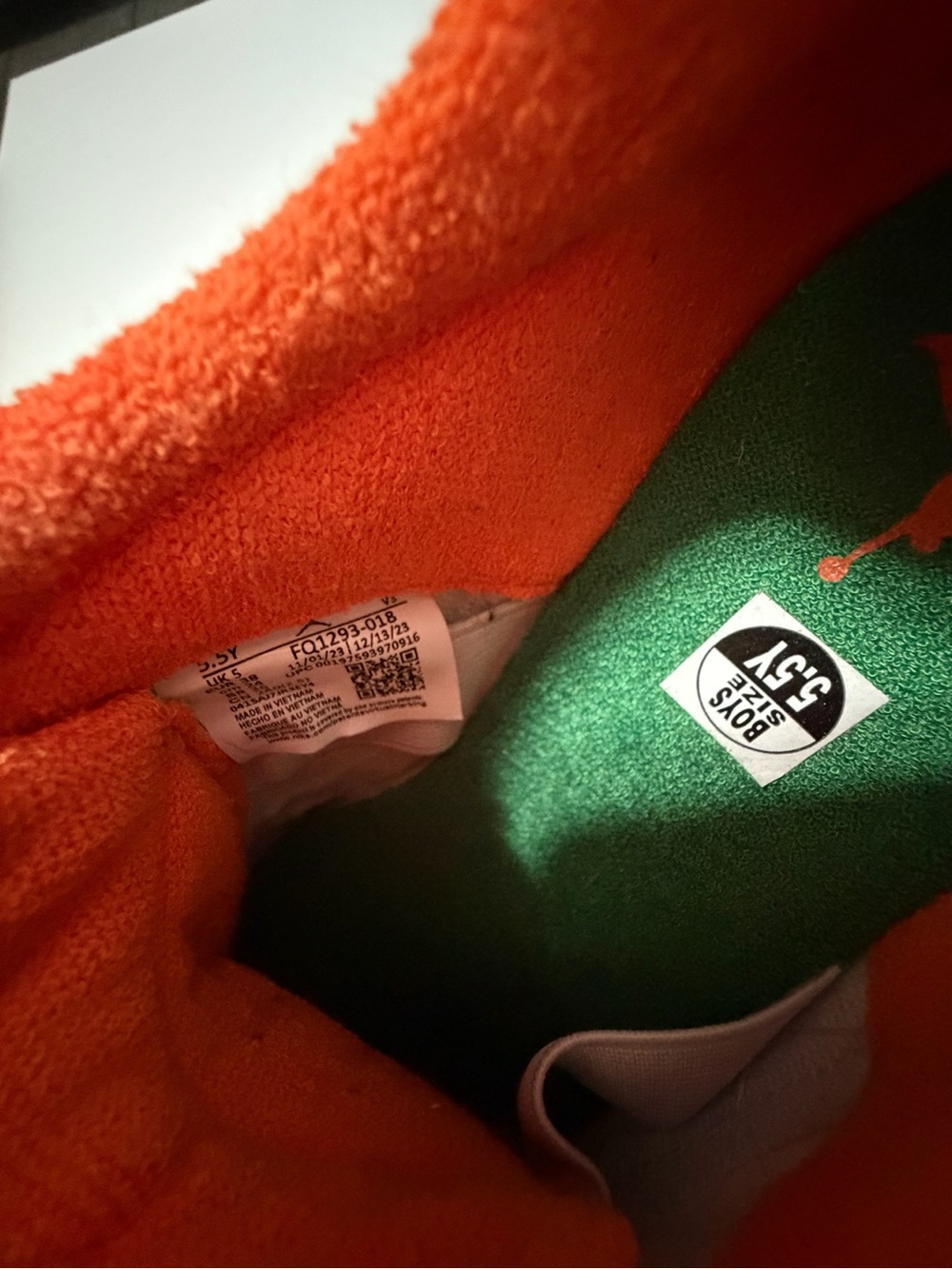 Nike Air Jordan 5 Retro Low GS White Orange Green Boys 5.5Y - Picture 3 of 6